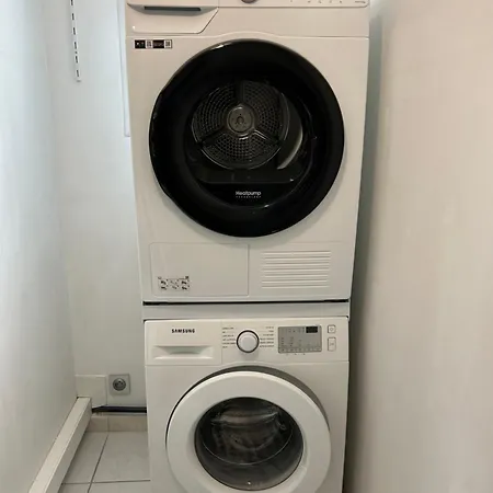 וילה Launa *